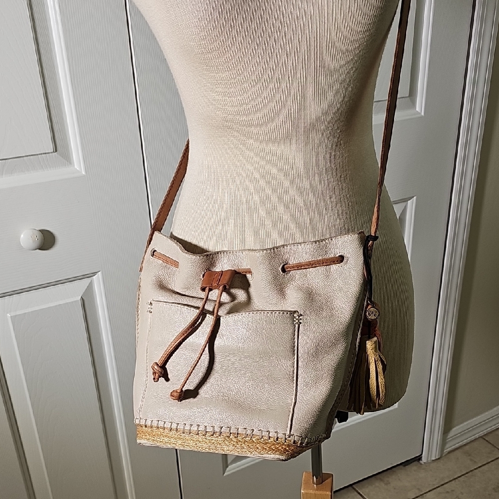 Stylish The Sak IVYbucket Cream and‎ Tan Women's Bag.